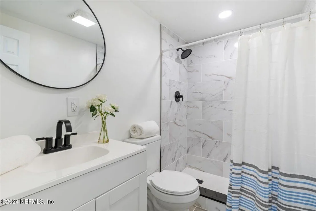 Photo of 4029 EDISON Avenue