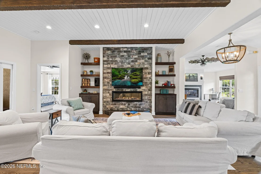 Photo of 8200 MORRISON Road