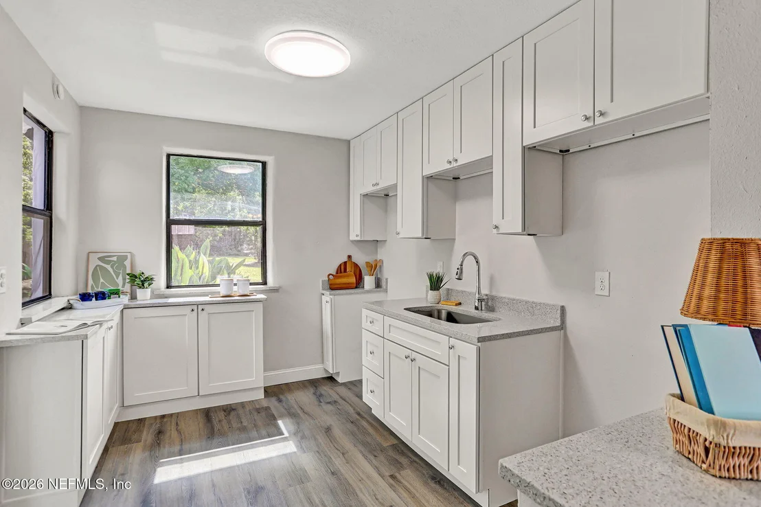 Photo of 2425 HOLMES Street