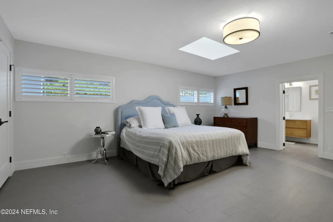 Photo of 3647 WESTOVER Road