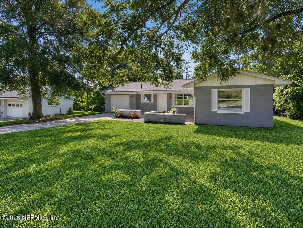 Photo of 474 CASUARINA Circle