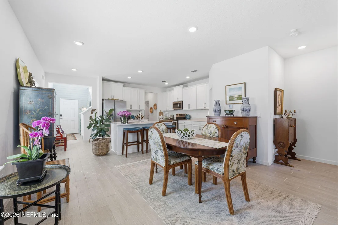 Photo of 131 BEAUCLAIR Boulevard