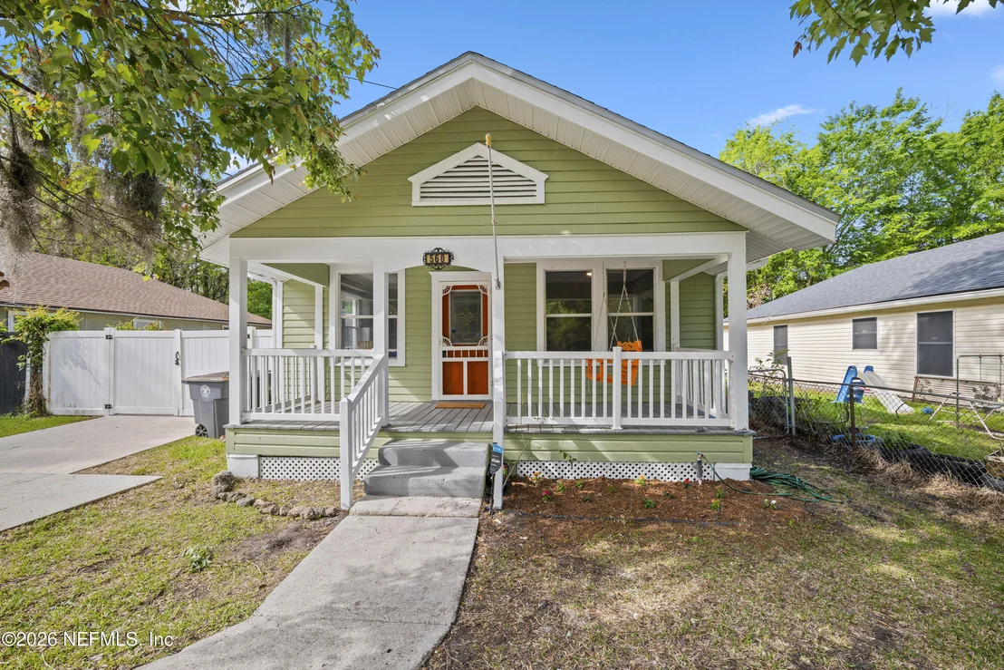 Photo of 560 COMET Street