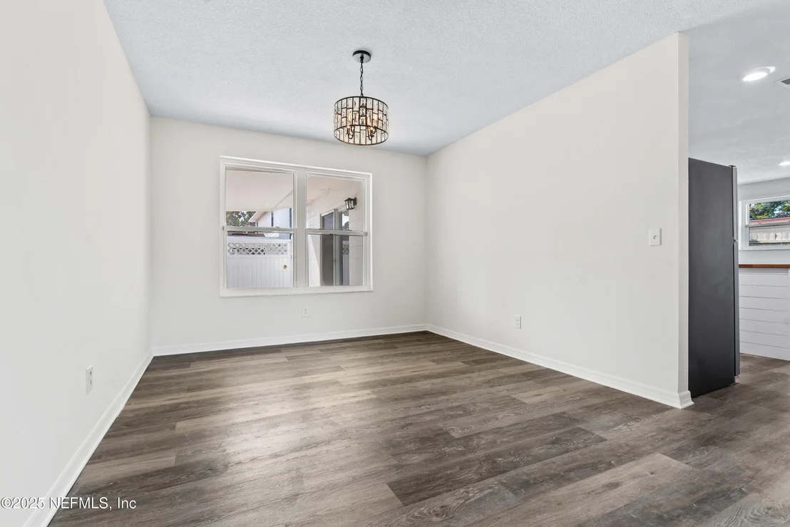 Photo of 5676 FLAGSTAFF Road