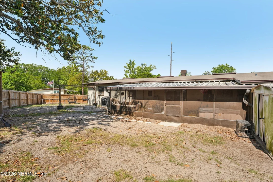 Photo of 472 SIGSBEE Road