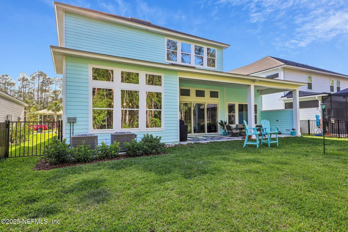 Photo of 716 PALM CREST Drive