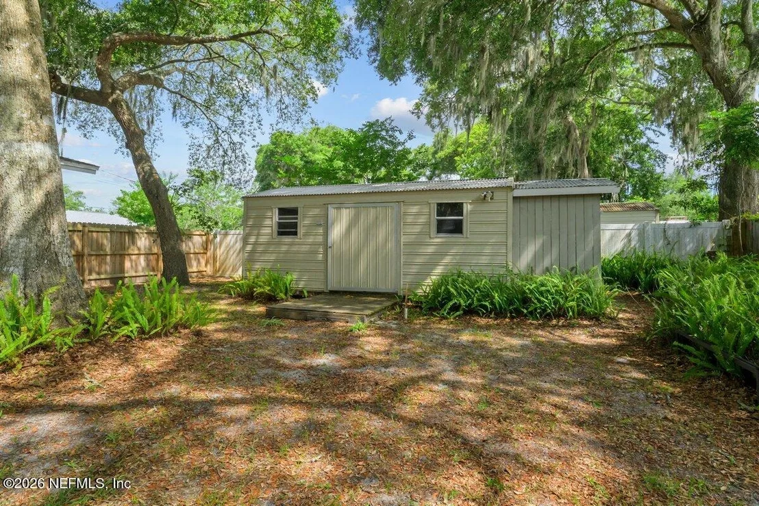 Photo of 409 LOBELIA Road