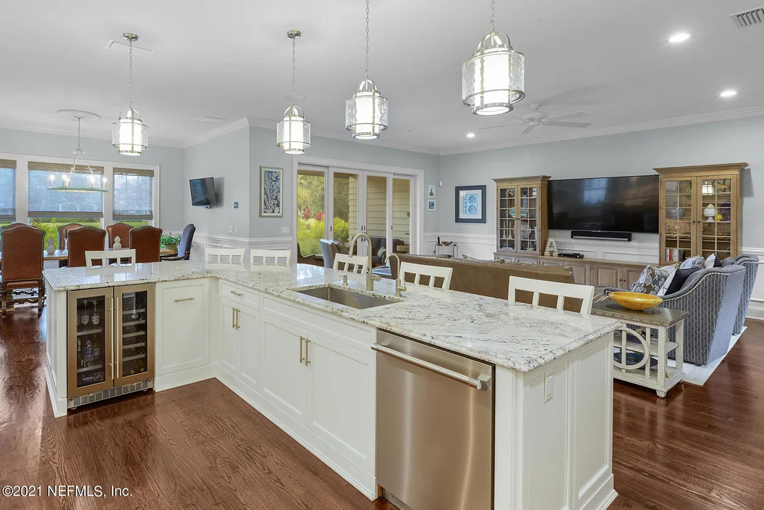 Photo of 236 LAUREL Lane
