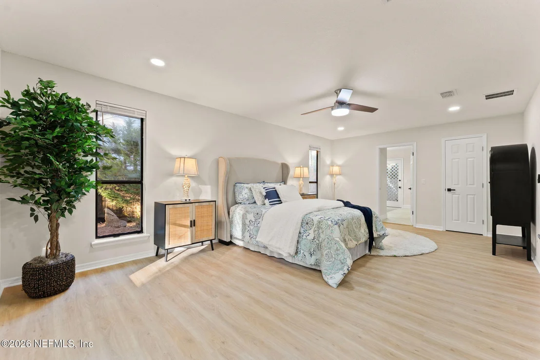 Photo of 1875 LIVE OAK Lane