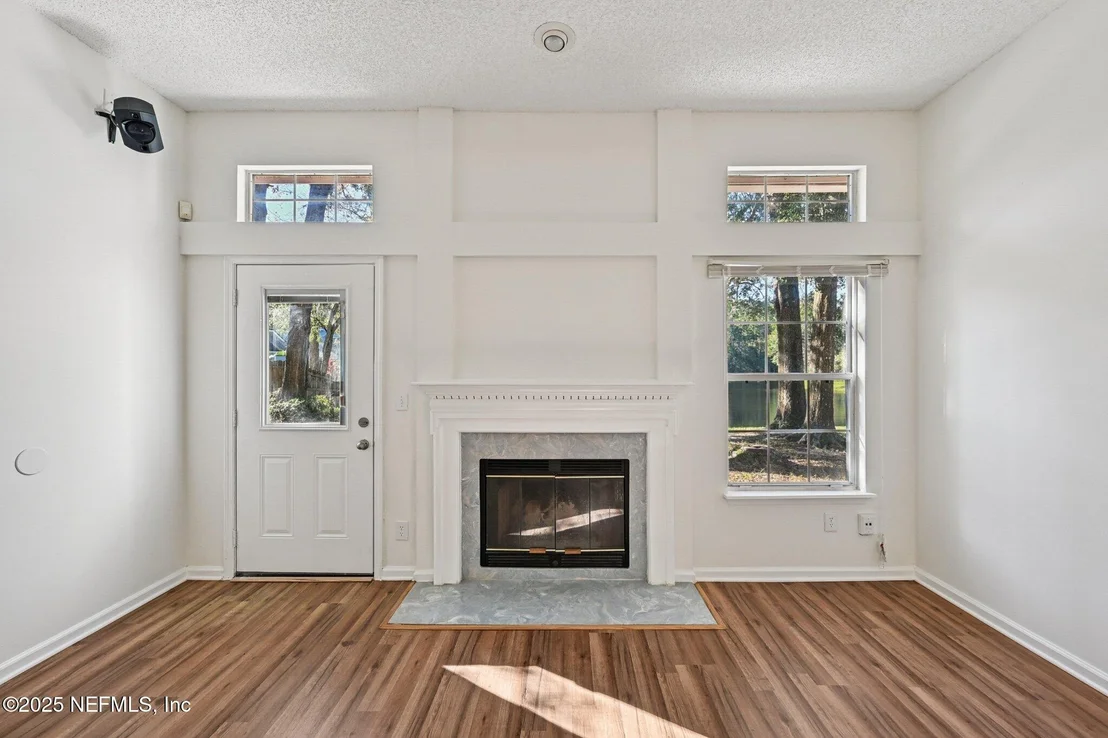 Photo of 208 HONEYSUCKLE Way