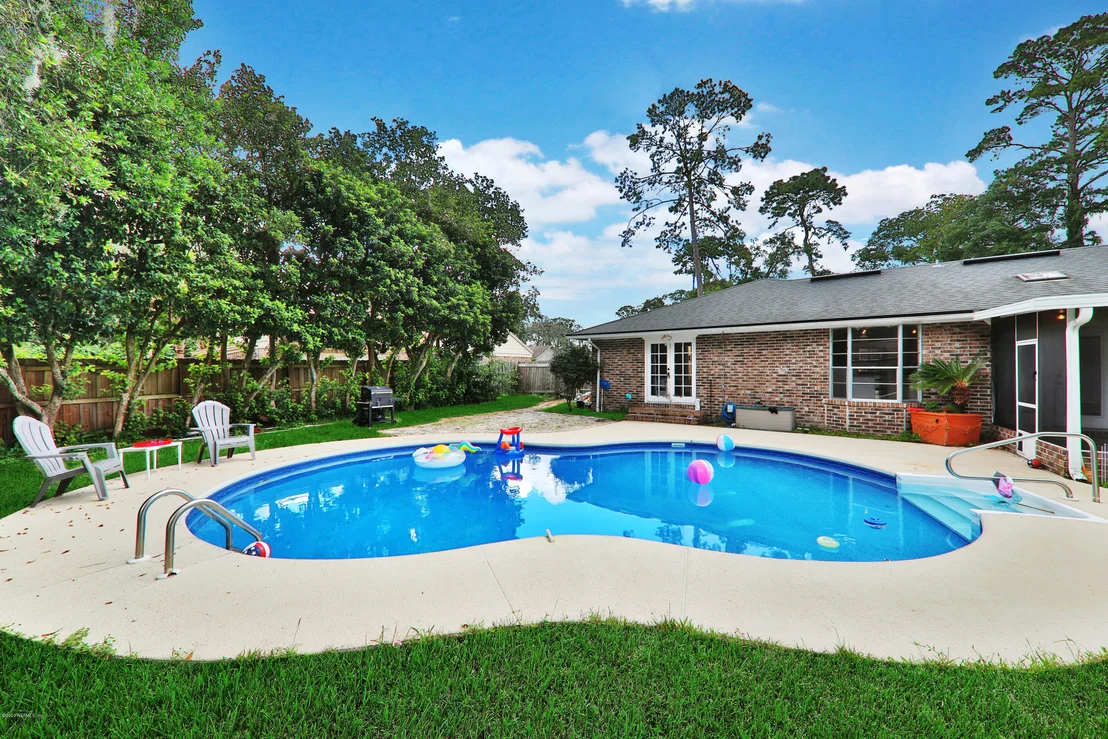 Photo of 2800 FOREST OAKS Drive