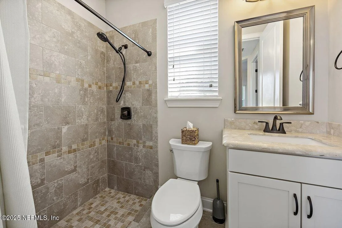 Photo of 2844 OAKGROVE Avenue