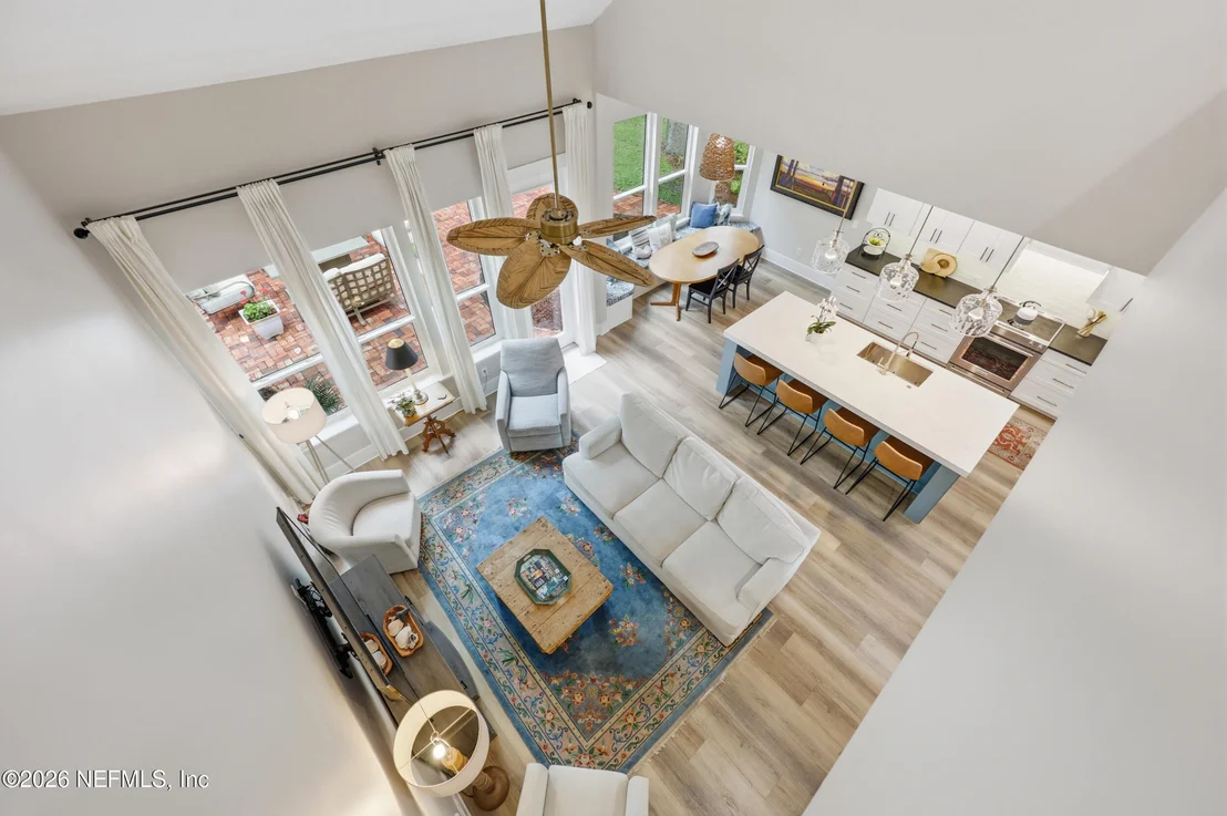 Photo of 521 SUNSET Drive