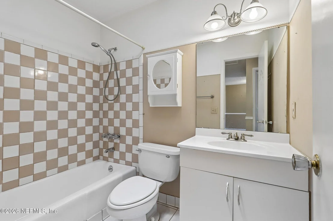 Photo of 332 DILLON Drive