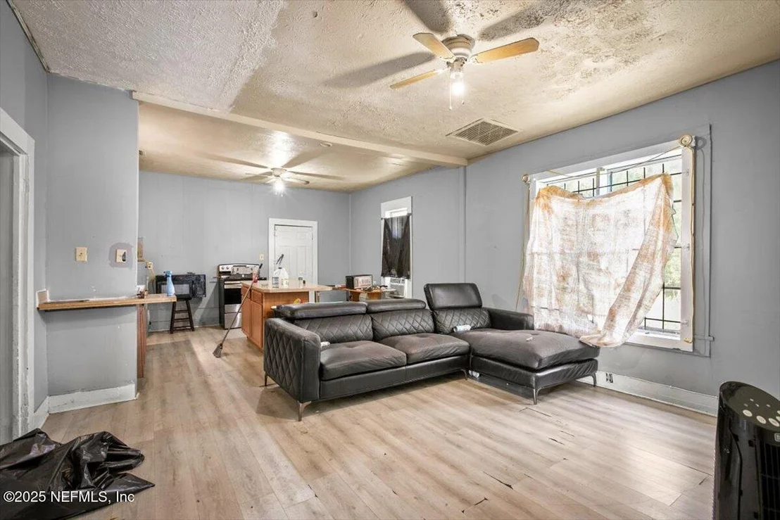 Photo of 412 KING Street