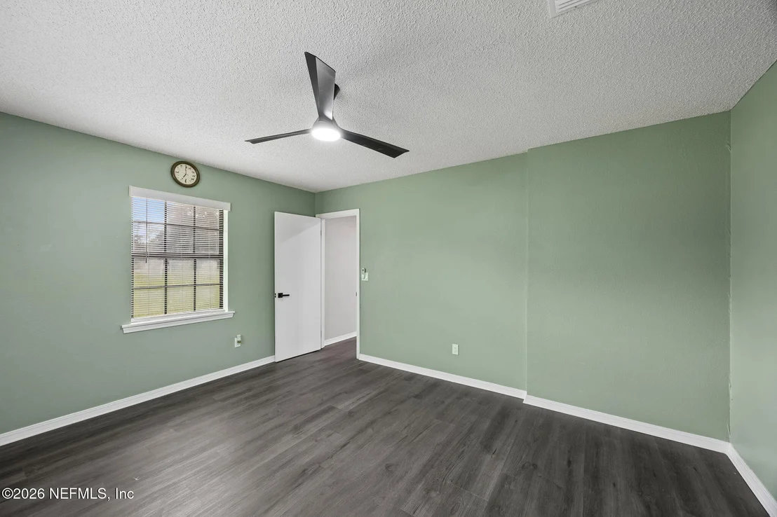 Photo of 1184 SURREY Glen