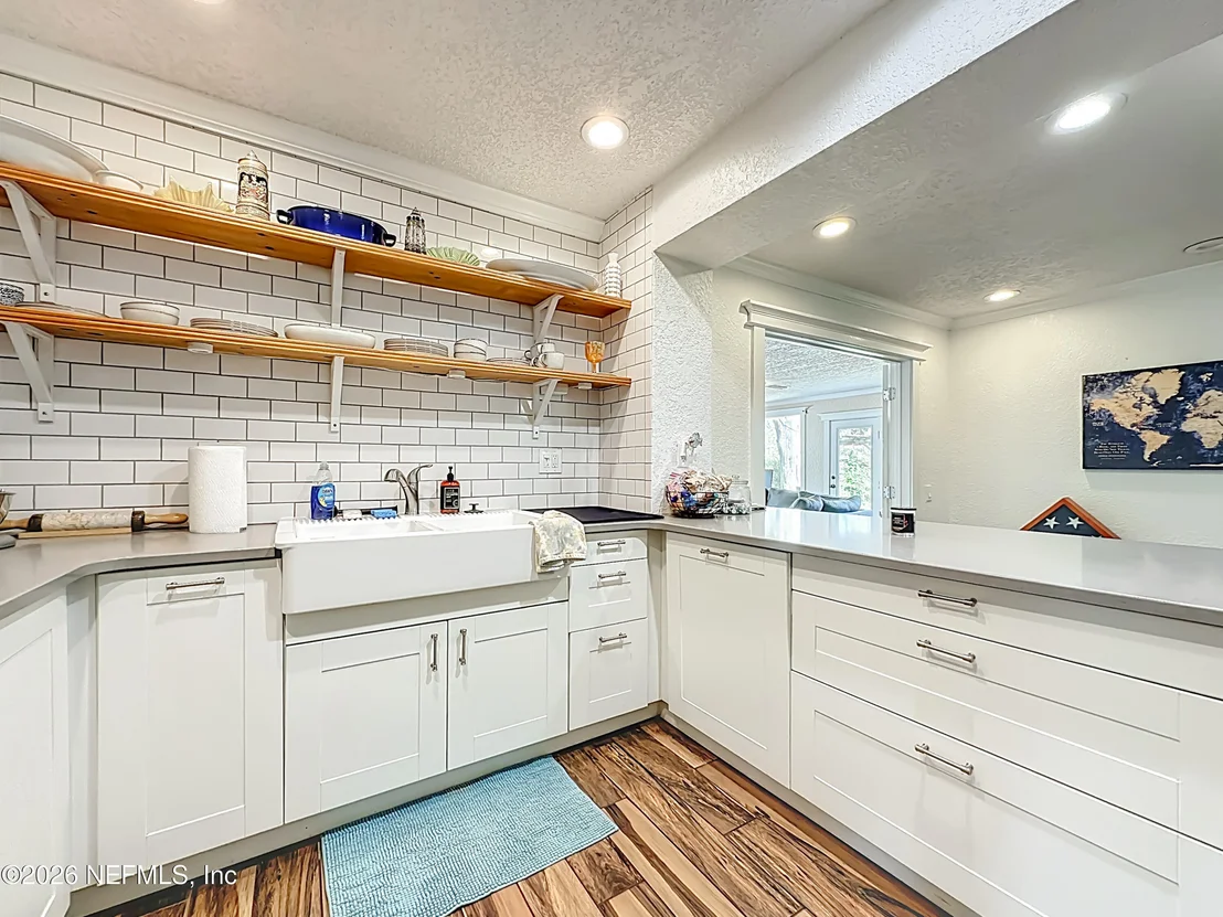 Photo of 18 SOLANO Avenue