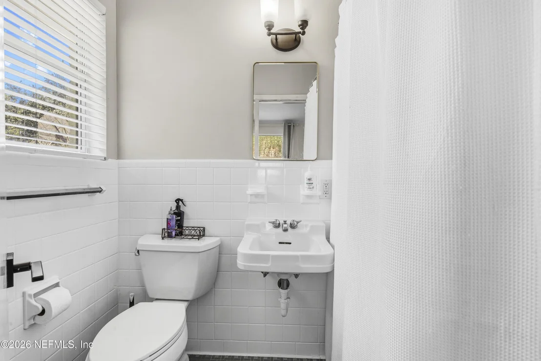Photo of 4703 QUEEN Lane