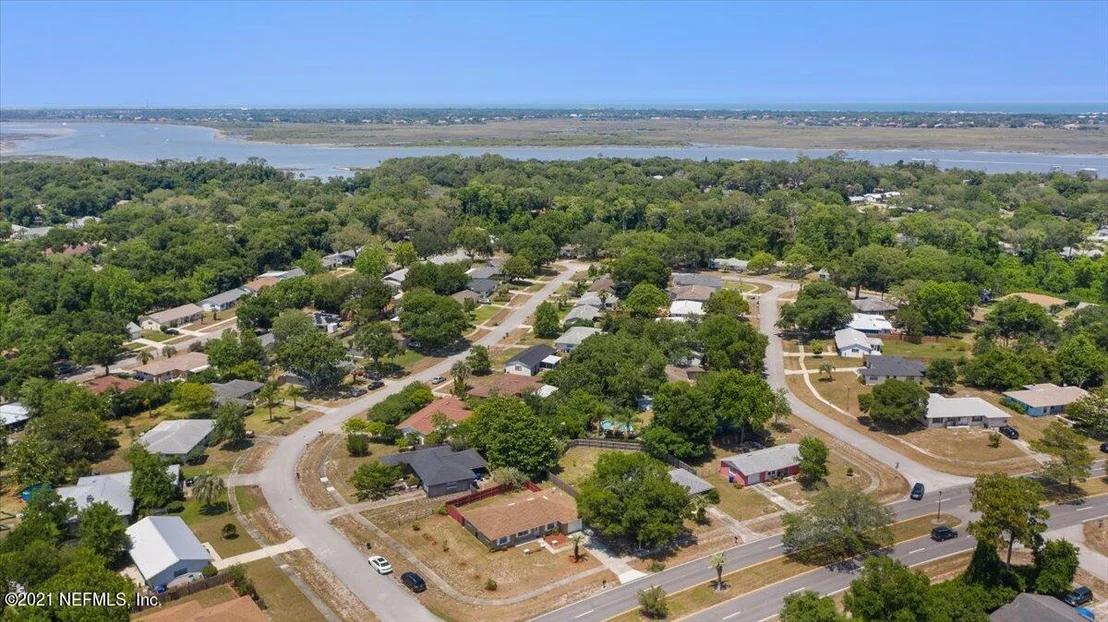 Photo of 376 SHORES Boulevard
