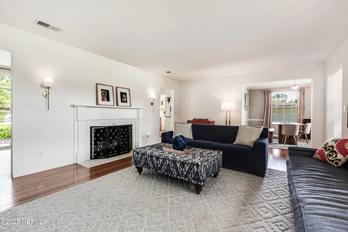 Photo of 3954 SAN JOSE Boulevard