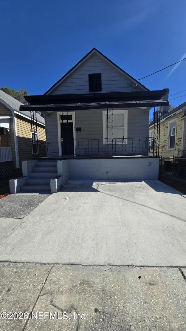 Photo of 1127 SPEARING Street
