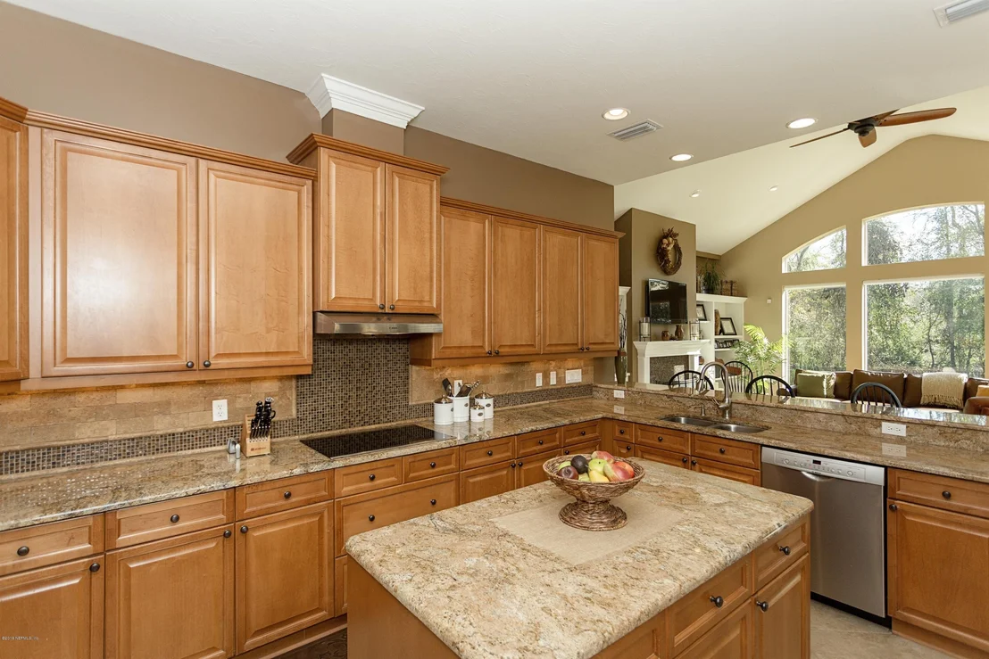 Photo of 465 SUMMERSET Drive