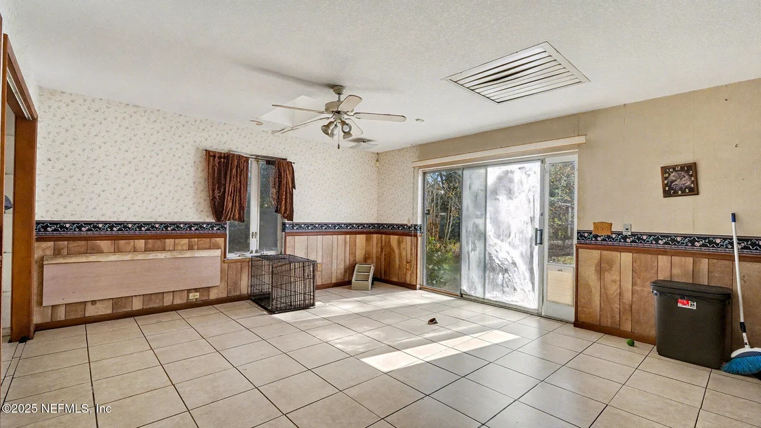 Photo of 130 LAKEVIEW Way
