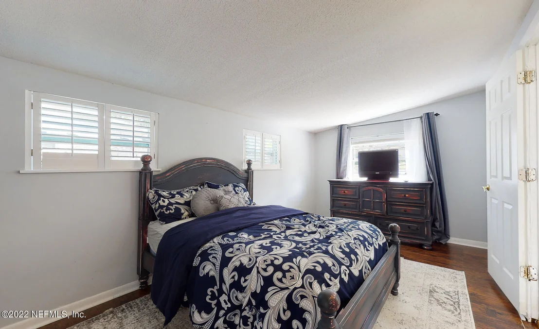 Photo of 317 CANIS Drive W