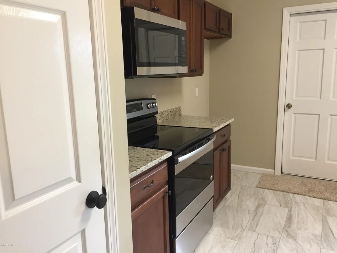Photo of 952 LONG LAKE Drive