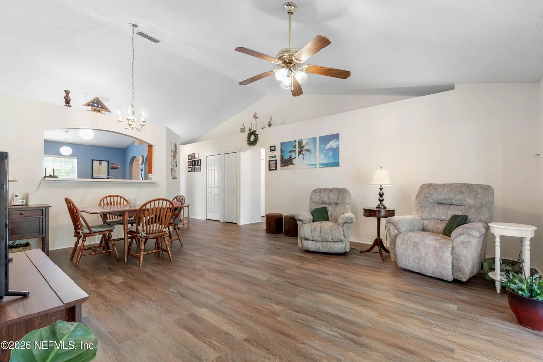 Photo of 38 LLOYD Trail
