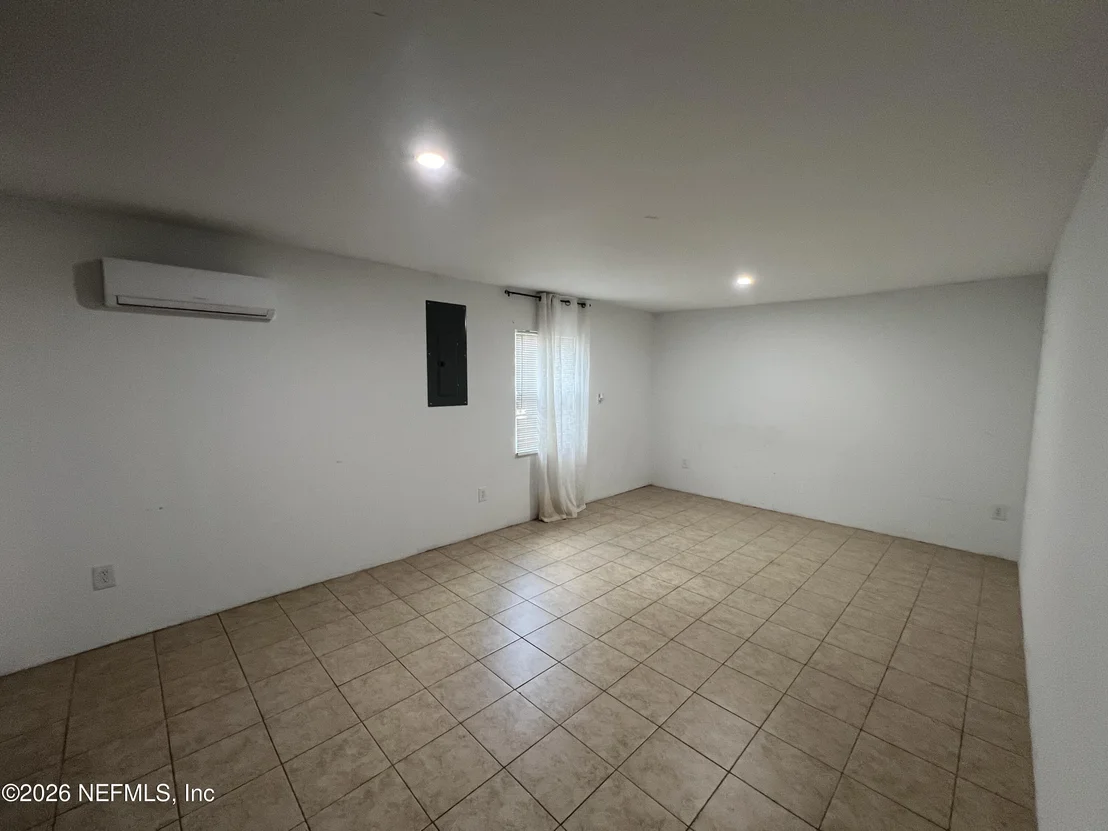 Photo of 468 TAYLOR Avenue