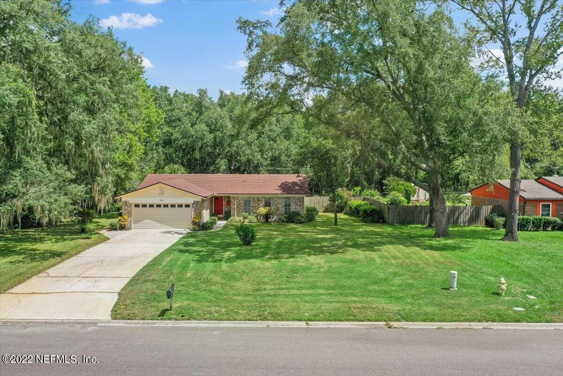 Photo of 8161 CAYUGA Trail N