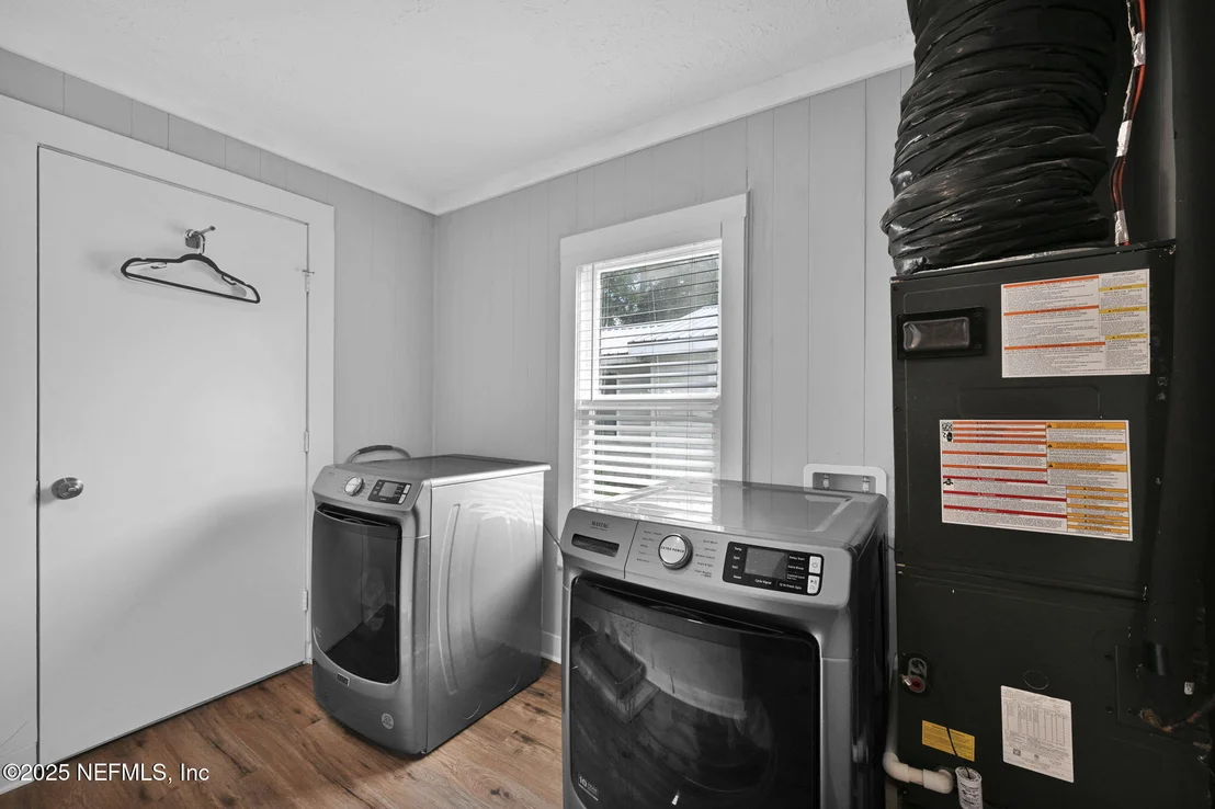Photo of 430 CENTER Street