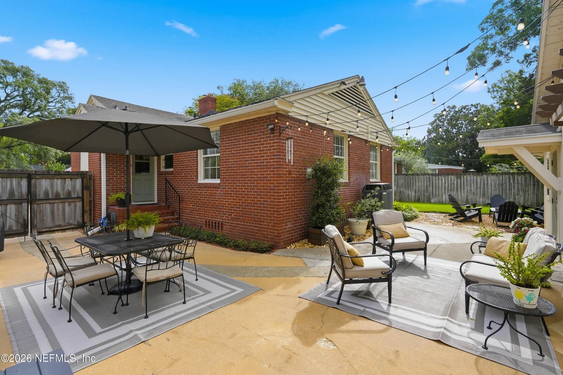 Photo of 1692 PERSHING Road