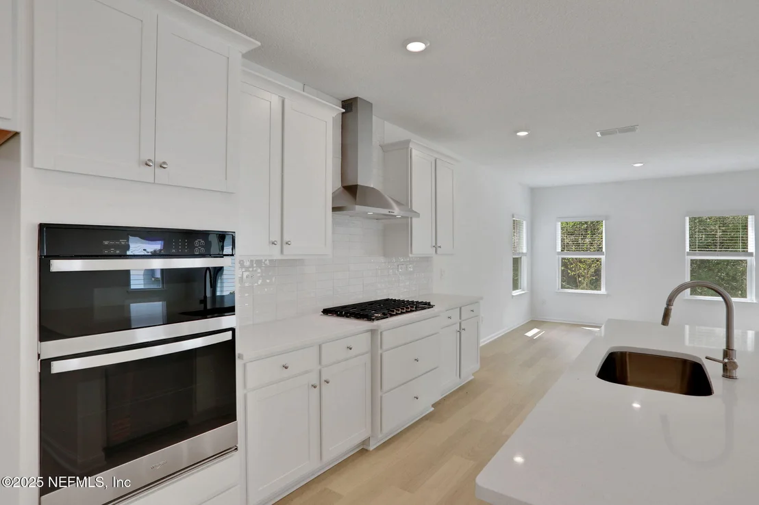 Photo of 643 FARMFIELD Drive