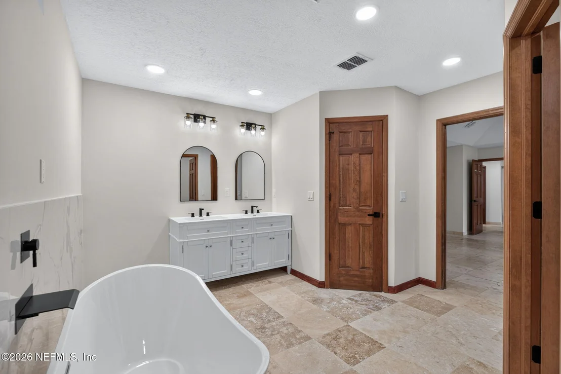Photo of 3016 NAUTILUS Road