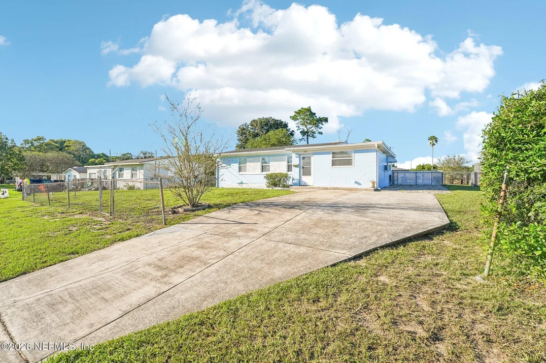 Photo of 10465 STONE Road