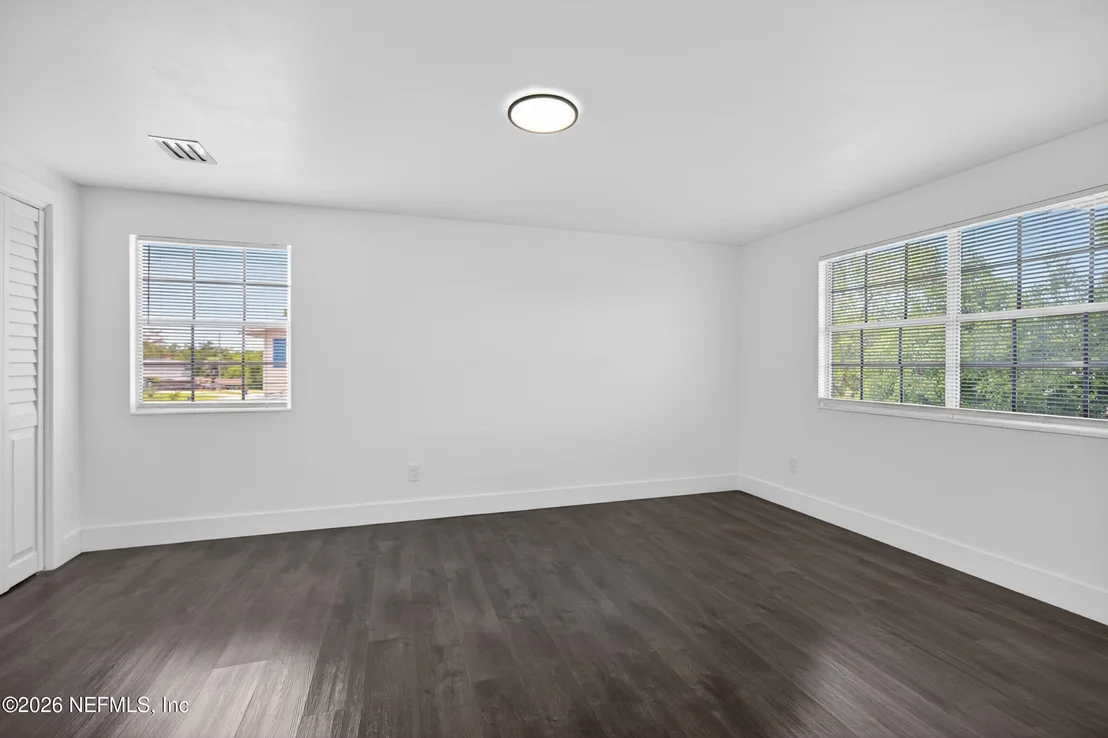 Photo of 1407 GRANDVIEW Drive