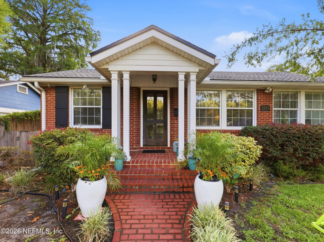 Photo of 2223 BAYVIEW Road
