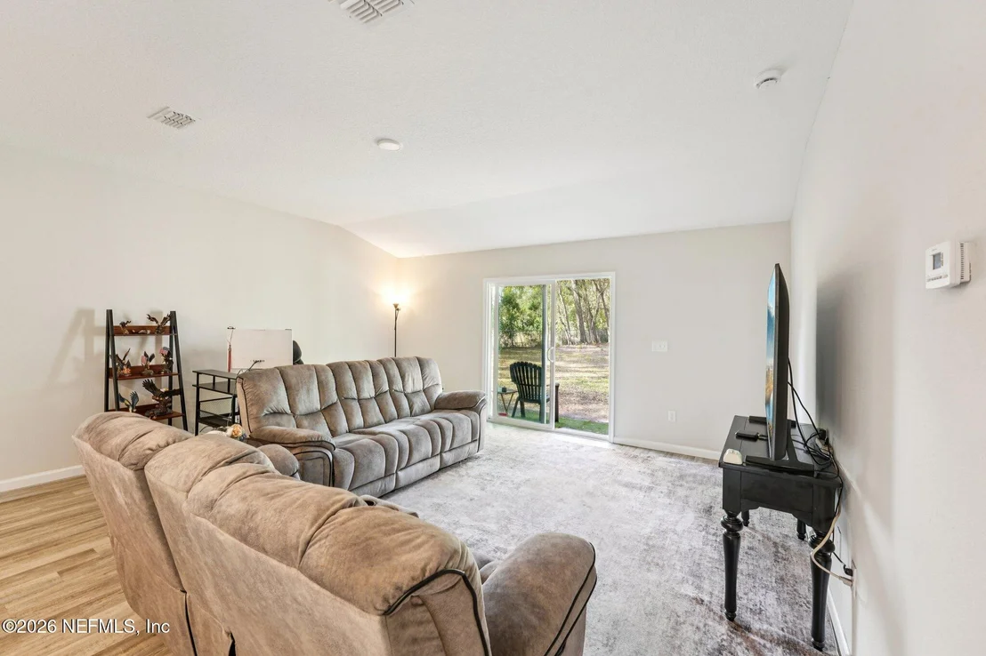 Photo of 6971 COMO Road