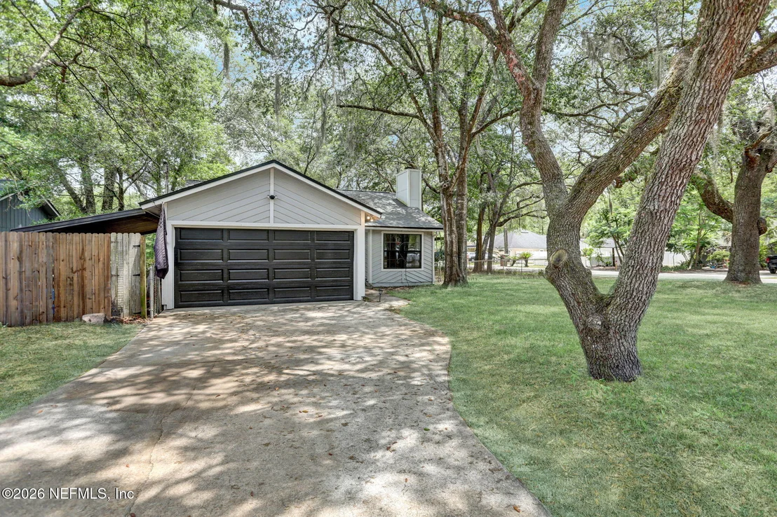 Photo of 12977 BEAUBIEN Road