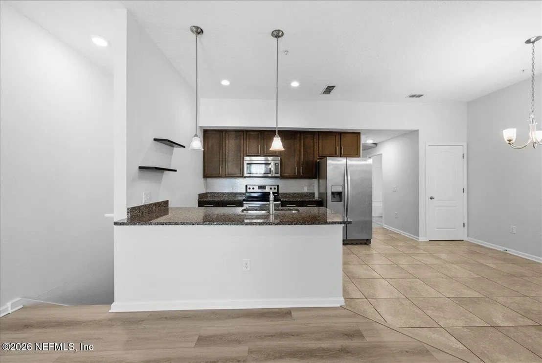 Photo of 1112 GOLDEN LAKE Loop