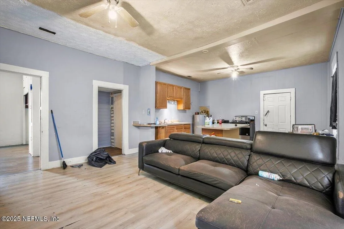 Photo of 412 KING Street