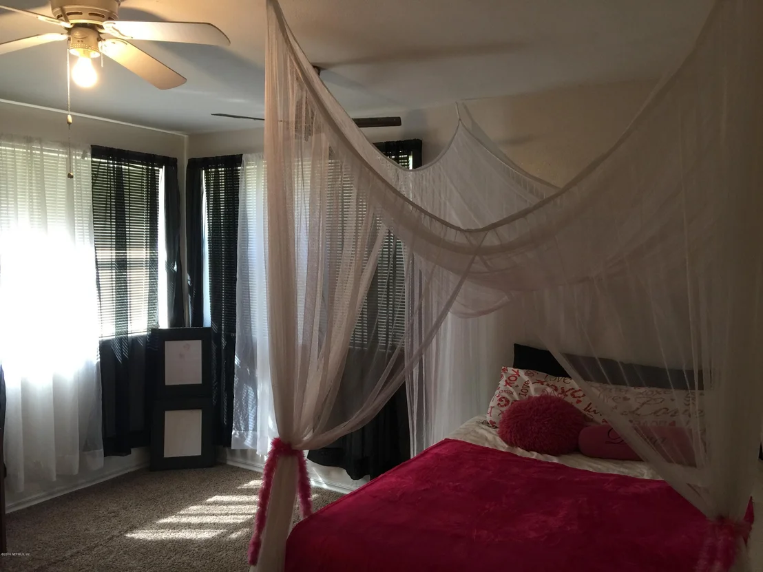 Photo of 428 LOGAN Avenue