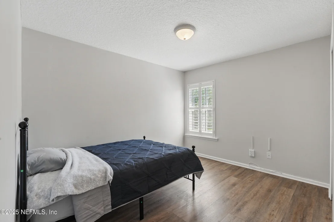 Photo of 187 SILVER GLEN Avenue