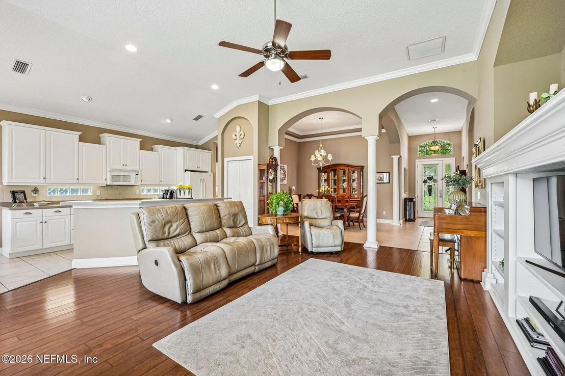 Photo of 325 ISLAND GREEN Drive