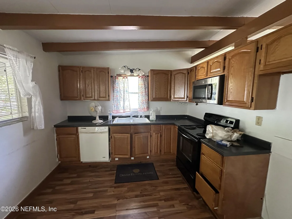 Photo of 6304 SPRINKLE Drive N