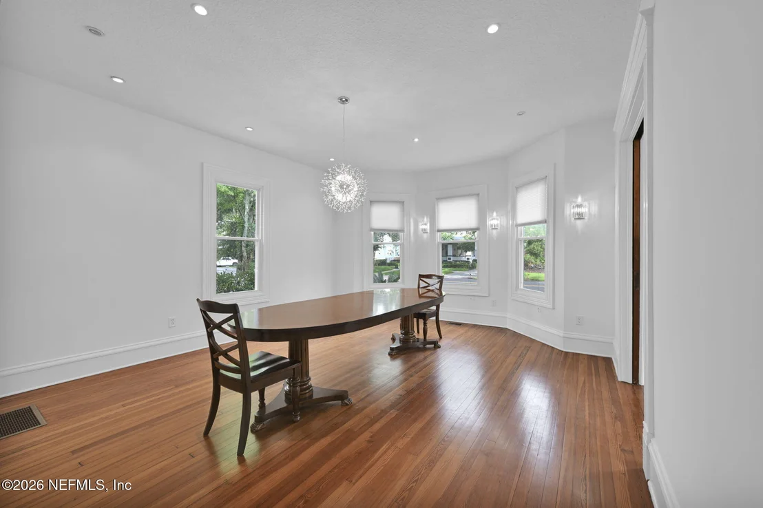 Photo of 3002 RIVERSIDE Avenue