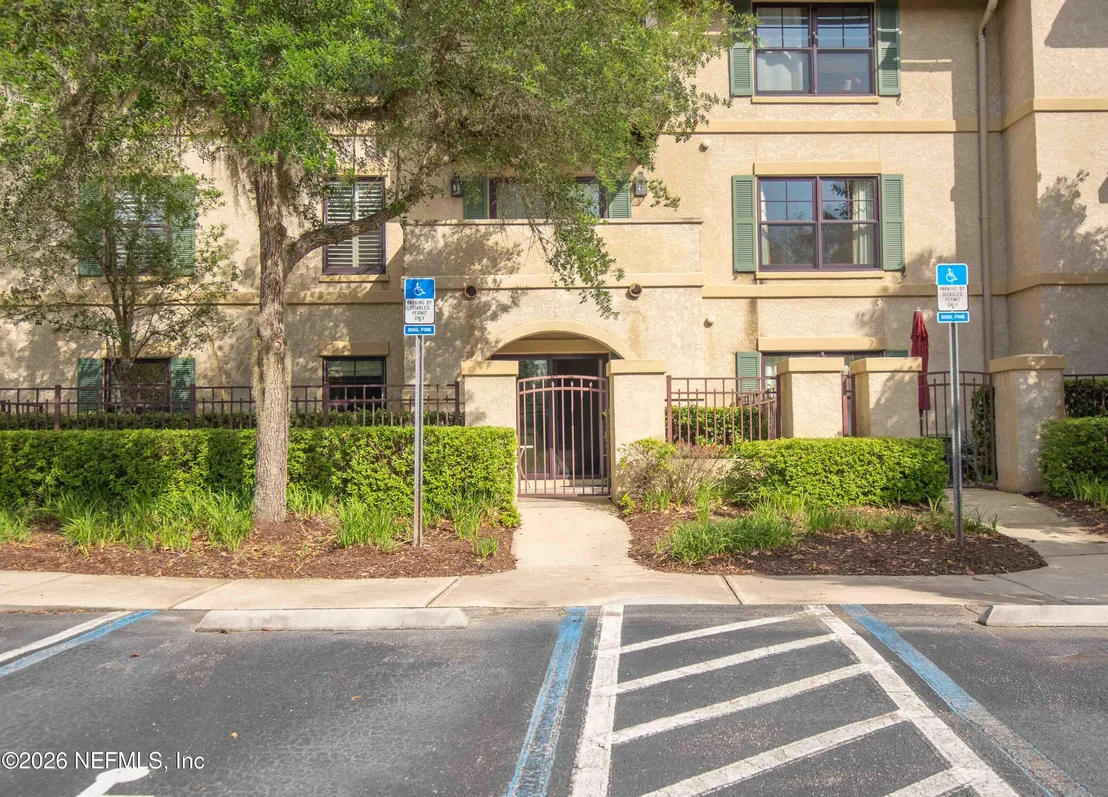 Photo of Unit 102 at 965 REGISTRY Boulevard