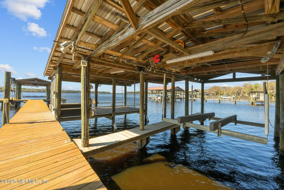 Photo of 113 DRIFTWOOD Lane